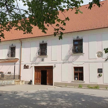 Penzión SESSLER *** Trnava Exterior foto